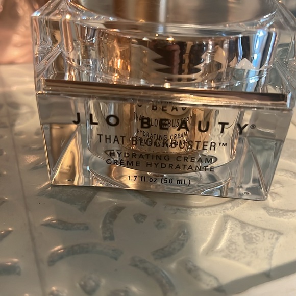 Brand new 5 piece JLO beauty skin care set (large) - Picture 2 of 6